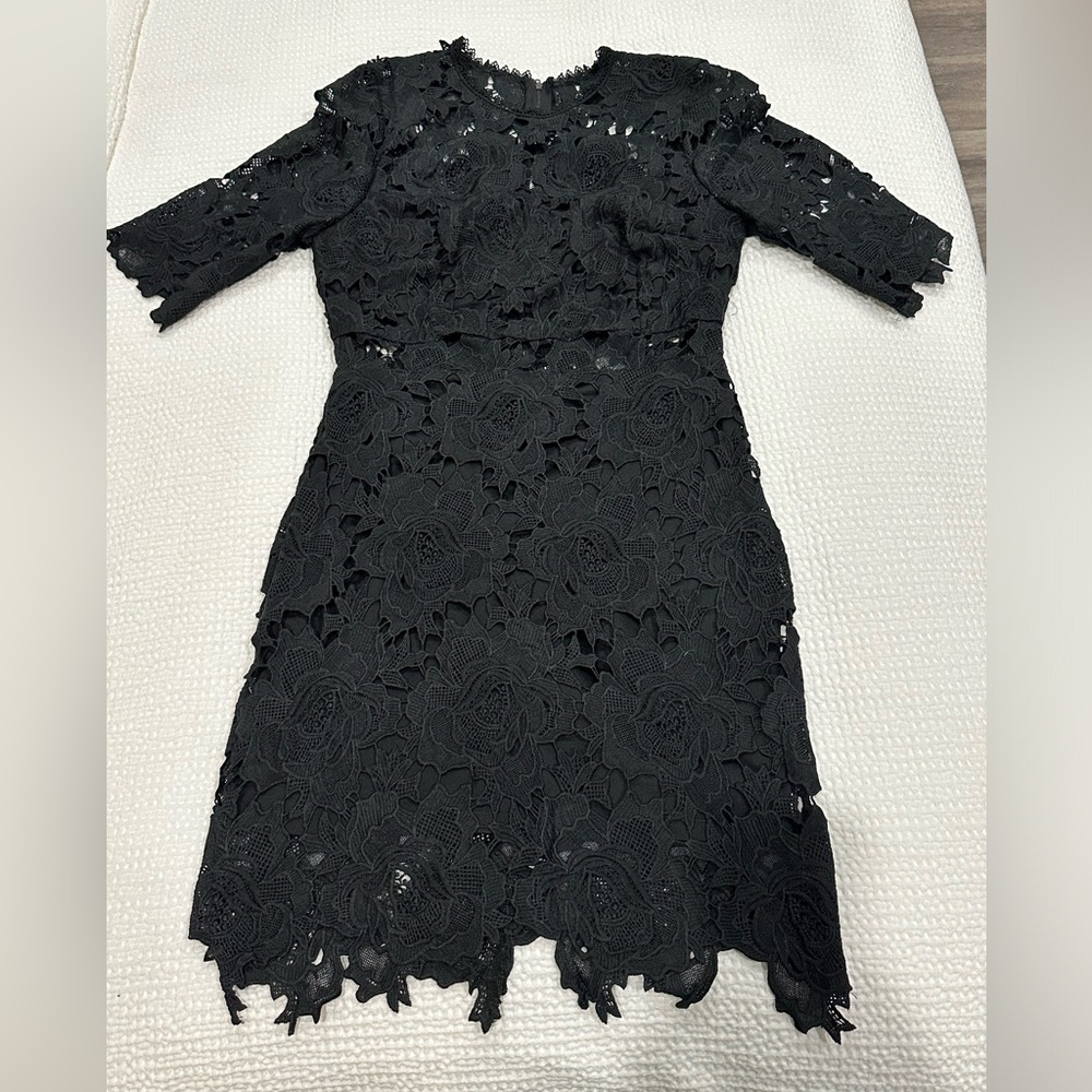 Lulu’s black floral midi dress